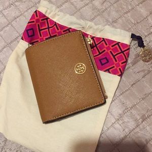 Tory Burch mini wallet